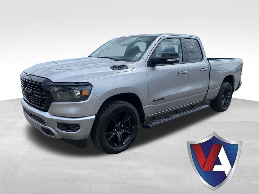 2021 RAM 1500 Big Horn Quad Cab 4x4 6'4' Box in Billet Silver Metallic Clearcoat — front three-quarter view