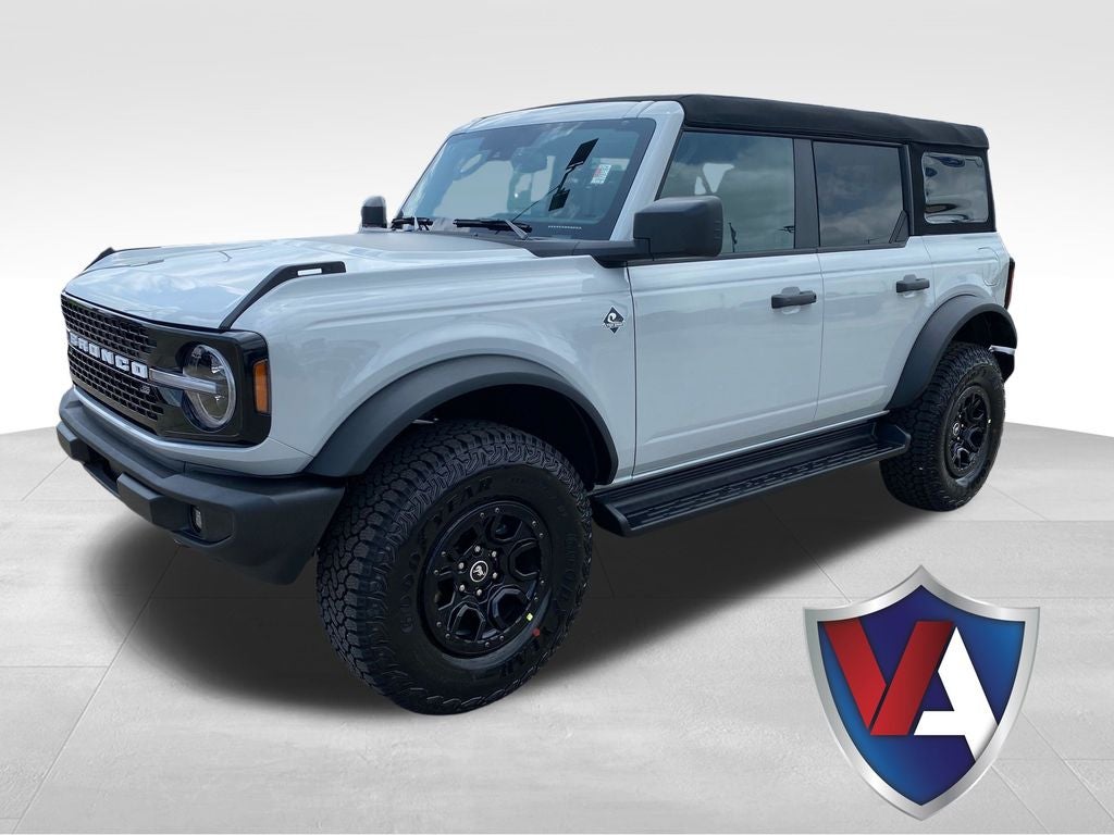 2026 Ford Bronco Outer Banks in Avalanche — front three-quarter view