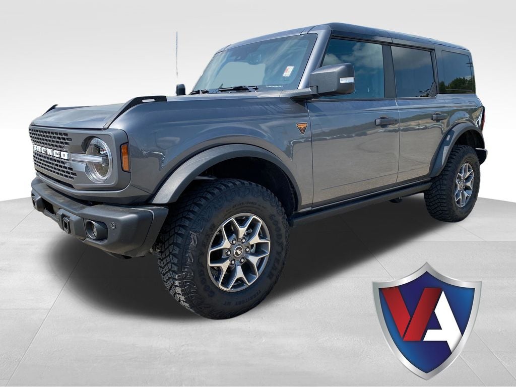 2025 Ford Bronco Badlands in Gray Metallic — front three-quarter view