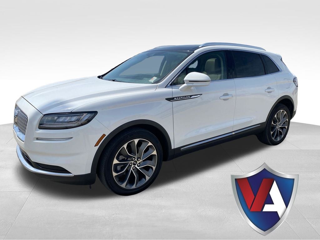 2022 Lincoln Nautilus Reserve in White Metallic — front three-quarter view